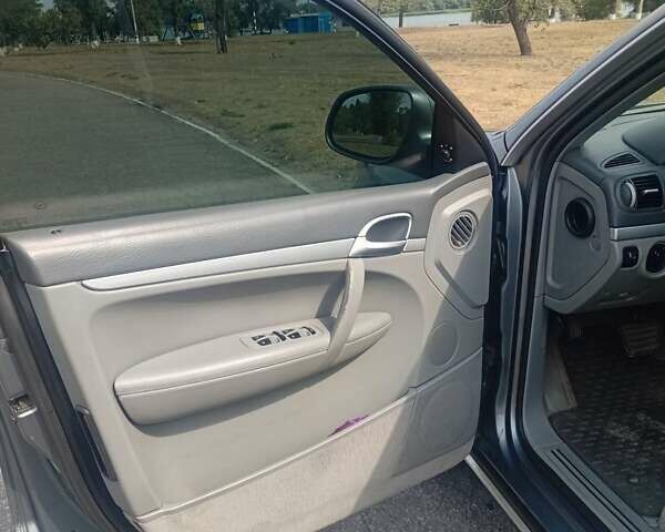 Сірий Порше Cayenne, об'ємом двигуна 3.19 л та пробігом 245 тис. км за 9999 $, фото 17 на Automoto.ua