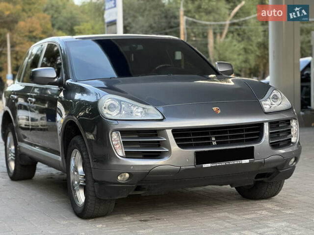 Сірий Порше Cayenne, об'ємом двигуна 3.6 л та пробігом 137 тис. км за 12500 $, фото 3 на Automoto.ua