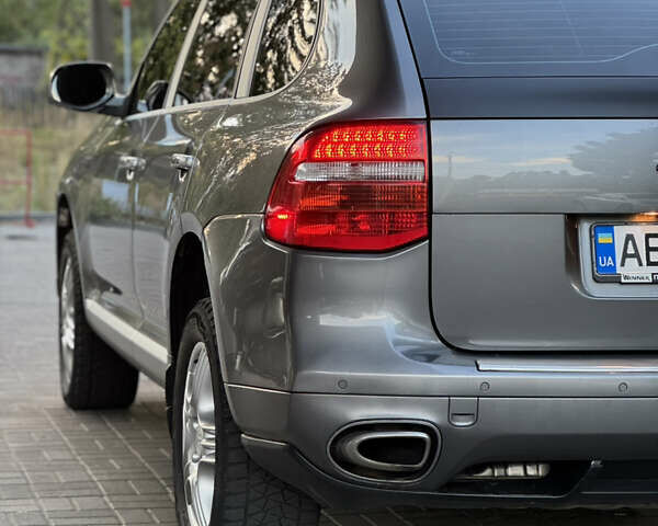 Сірий Порше Cayenne, об'ємом двигуна 3.6 л та пробігом 137 тис. км за 12500 $, фото 14 на Automoto.ua