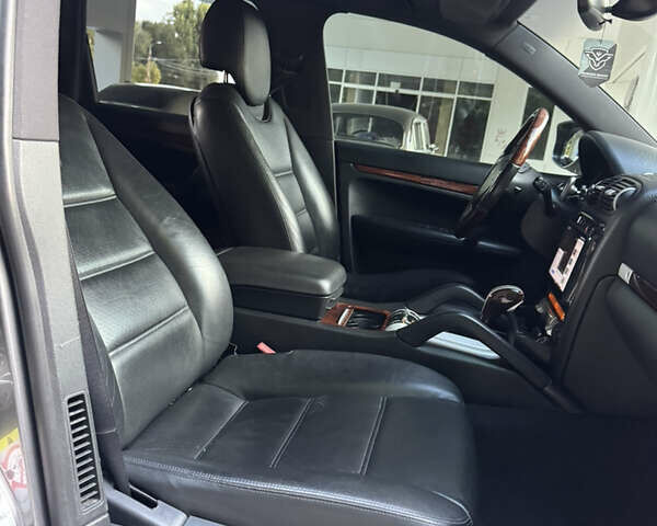 Сірий Порше Cayenne, об'ємом двигуна 3.6 л та пробігом 137 тис. км за 12500 $, фото 30 на Automoto.ua