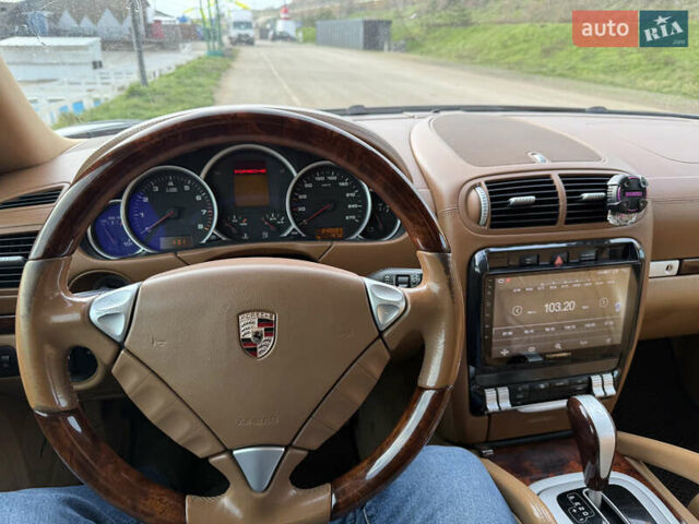 Сірий Порше Cayenne, об'ємом двигуна 4.8 л та пробігом 240 тис. км за 9300 $, фото 6 на Automoto.ua
