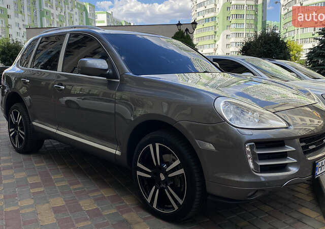 Серый Порше Каен, объемом двигателя 3.6 л и пробегом 265 тыс. км за 10500 $, фото 1 на Automoto.ua
