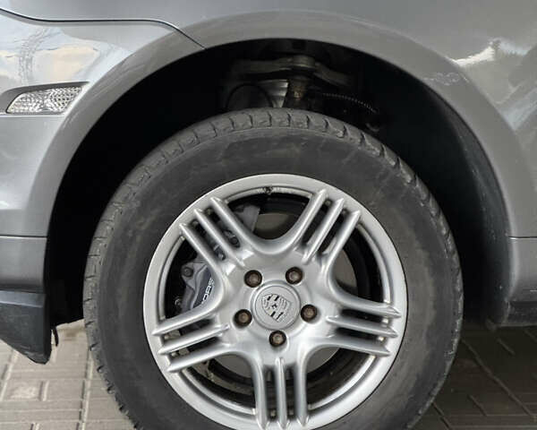 Сірий Порше Cayenne, об'ємом двигуна 3.6 л та пробігом 137 тис. км за 12500 $, фото 9 на Automoto.ua