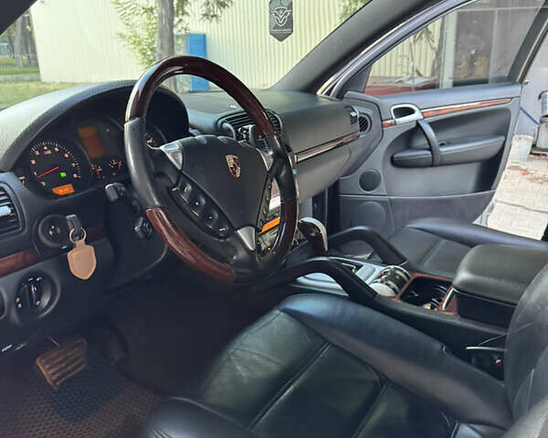 Сірий Порше Cayenne, об'ємом двигуна 3.6 л та пробігом 137 тис. км за 12500 $, фото 18 на Automoto.ua
