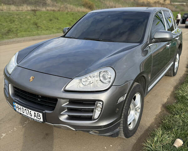 Сірий Порше Cayenne, об'ємом двигуна 4.8 л та пробігом 240 тис. км за 9300 $, фото 3 на Automoto.ua