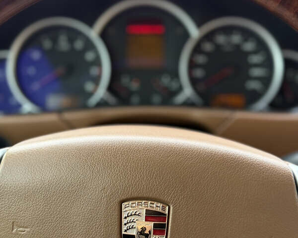 Сірий Порше Cayenne, об'ємом двигуна 4.8 л та пробігом 240 тис. км за 9300 $, фото 7 на Automoto.ua