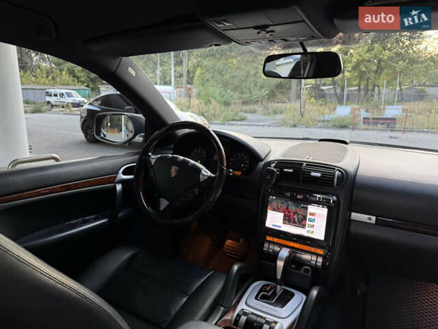 Сірий Порше Cayenne, об'ємом двигуна 3.6 л та пробігом 137 тис. км за 12500 $, фото 29 на Automoto.ua