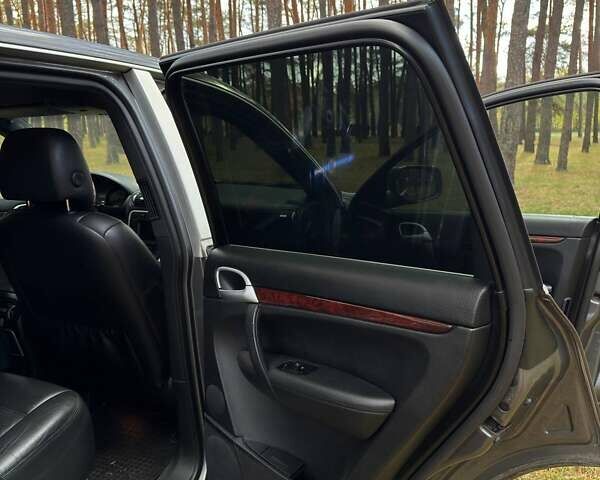Порше Cayenne 2007 у Сумах на Automoto.ua Сірий Порше Cayenne, об'ємом двигуна 3.6 л та пробігом 274 тис. км за 11800 $, фото 12 на Automoto.ua