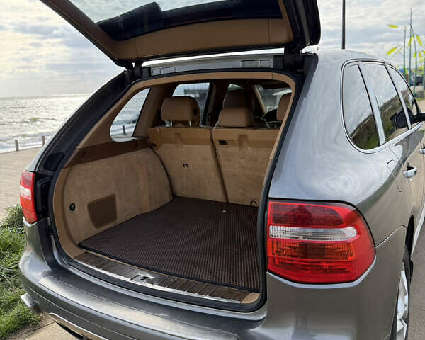 Сірий Порше Cayenne, об'ємом двигуна 4.8 л та пробігом 240 тис. км за 9300 $, фото 21 на Automoto.ua