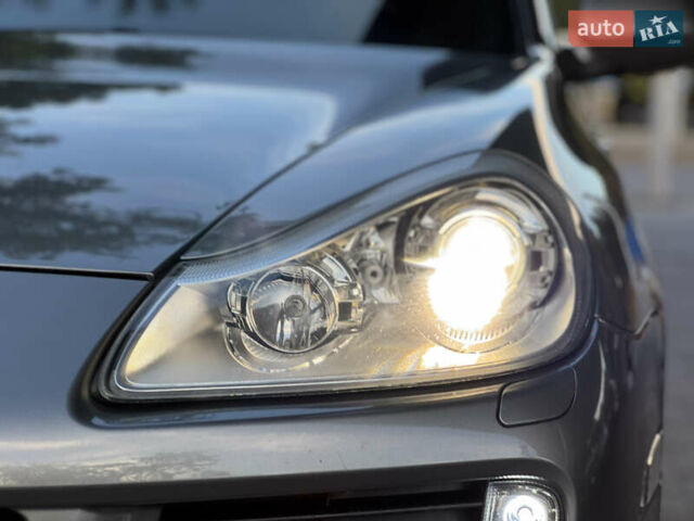 Сірий Порше Cayenne, об'ємом двигуна 3.6 л та пробігом 137 тис. км за 12500 $, фото 8 на Automoto.ua
