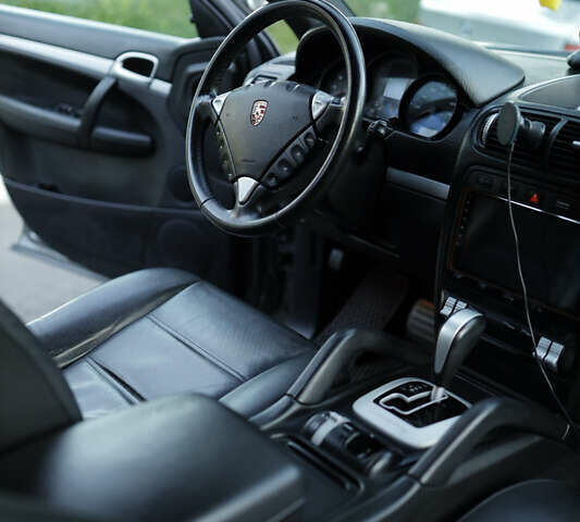 Серый Порше Каен, объемом двигателя 3.6 л и пробегом 190 тыс. км за 12000 $, фото 21 на Automoto.ua