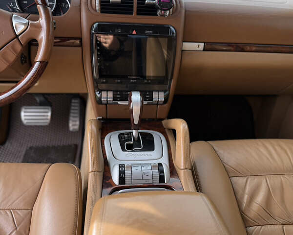 Сірий Порше Cayenne, об'ємом двигуна 4.8 л та пробігом 240 тис. км за 9300 $, фото 14 на Automoto.ua