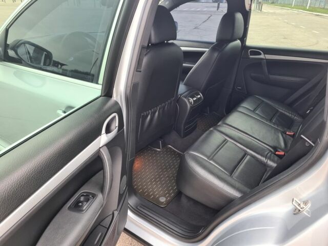 Сірий Порше Cayenne, об'ємом двигуна 3.6 л та пробігом 140 тис. км за 15607 $, фото 11 на Automoto.ua