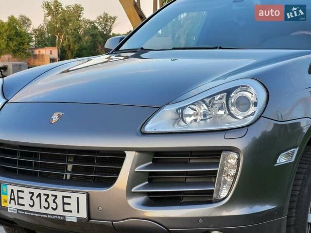 Сірий Порше Cayenne, об'ємом двигуна 3.6 л та пробігом 290 тис. км за 10500 $, фото 6 на Automoto.ua