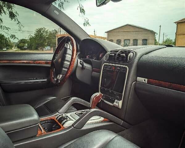 Сірий Порше Cayenne, об'ємом двигуна 3.6 л та пробігом 240 тис. км за 9200 $, фото 3 на Automoto.ua