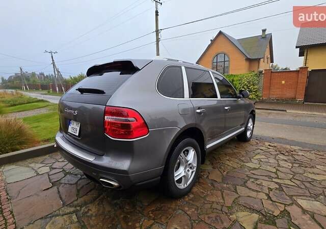 Сірий Порше Cayenne, об'ємом двигуна 4.8 л та пробігом 120 тис. км за 12000 $, фото 4 на Automoto.ua