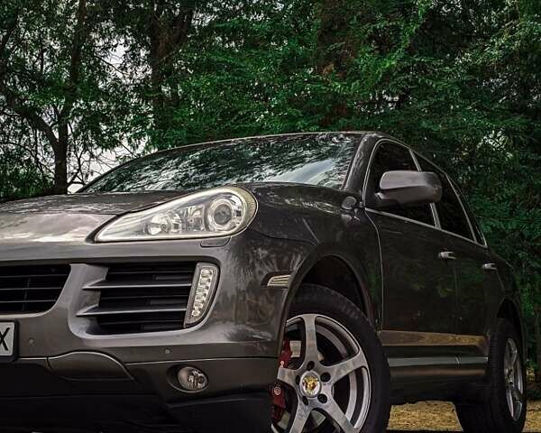 Сірий Порше Cayenne, об'ємом двигуна 3.6 л та пробігом 240 тис. км за 9200 $, фото 1 на Automoto.ua
