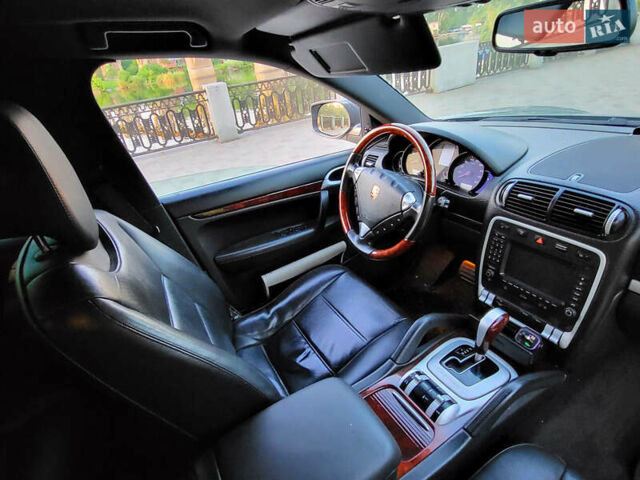Сірий Порше Cayenne, об'ємом двигуна 3.6 л та пробігом 290 тис. км за 10500 $, фото 13 на Automoto.ua