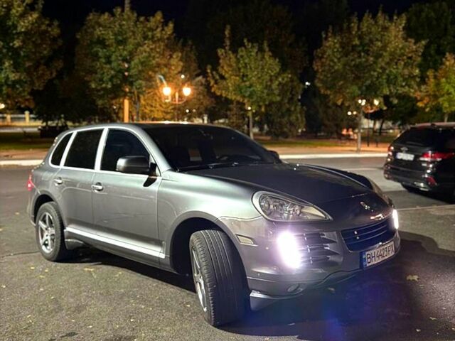 Сірий Порше Cayenne, об'ємом двигуна 3.6 л та пробігом 289 тис. км за 10400 $, фото 2 на Automoto.ua