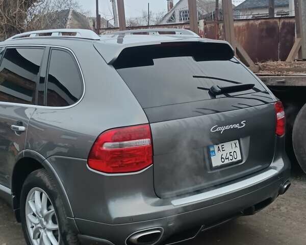 Серый Порше Каен, объемом двигателя 3.6 л и пробегом 176 тыс. км за 13300 $, фото 5 на Automoto.ua