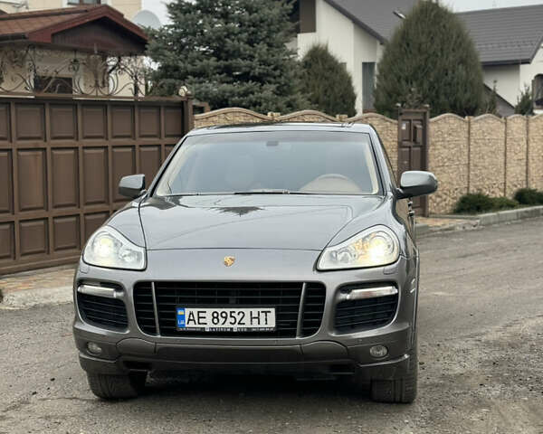 Сірий Порше Cayenne, об'ємом двигуна 4.81 л та пробігом 210 тис. км за 8800 $, фото 2 на Automoto.ua