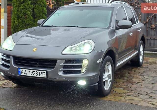 Сірий Порше Cayenne, об'ємом двигуна 4.8 л та пробігом 120 тис. км за 12000 $, фото 19 на Automoto.ua