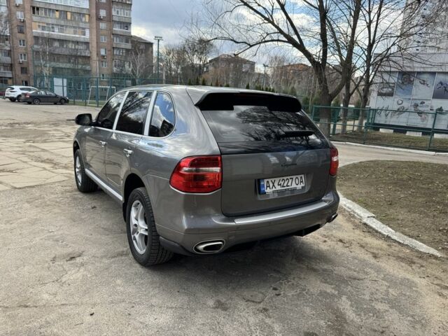 Серый Порше Каен, объемом двигателя 3.6 л и пробегом 177 тыс. км за 12500 $, фото 4 на Automoto.ua