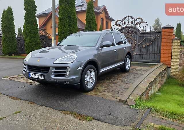 Сірий Порше Cayenne, об'ємом двигуна 4.8 л та пробігом 120 тис. км за 12000 $, фото 3 на Automoto.ua