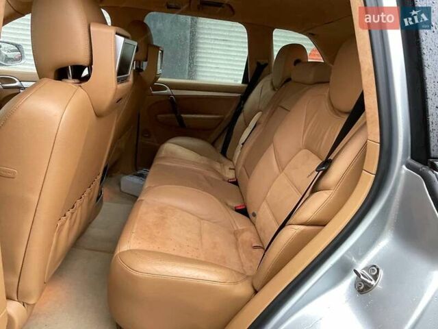 Сірий Порше Cayenne, об'ємом двигуна 4.81 л та пробігом 147 тис. км за 9800 $, фото 3 на Automoto.ua