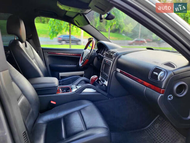 Сірий Порше Cayenne, об'ємом двигуна 3.6 л та пробігом 290 тис. км за 10500 $, фото 14 на Automoto.ua