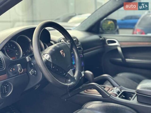 Сірий Порше Cayenne, об'ємом двигуна 4.8 л та пробігом 218 тис. км за 9900 $, фото 8 на Automoto.ua