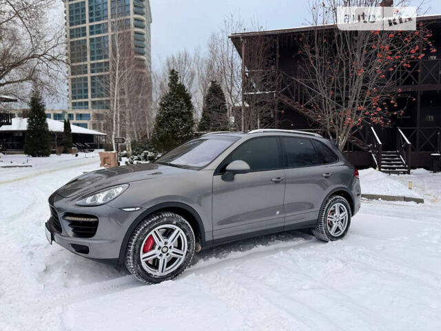 Сірий Порше Cayenne, об'ємом двигуна 4.81 л та пробігом 208 тис. км за 18500 $, фото 1 на Automoto.ua