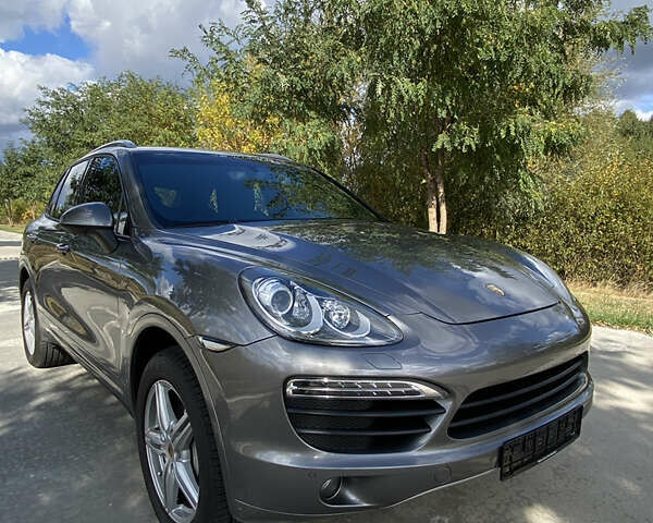 Сірий Порше Cayenne, об'ємом двигуна 4.8 л та пробігом 170 тис. км за 17000 $, фото 14 на Automoto.ua