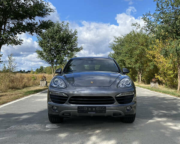 Сірий Порше Cayenne, об'ємом двигуна 4.8 л та пробігом 170 тис. км за 17000 $, фото 2 на Automoto.ua