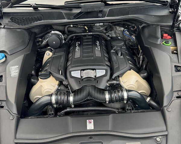 Сірий Порше Cayenne, об'ємом двигуна 4.81 л та пробігом 208 тис. км за 18500 $, фото 10 на Automoto.ua