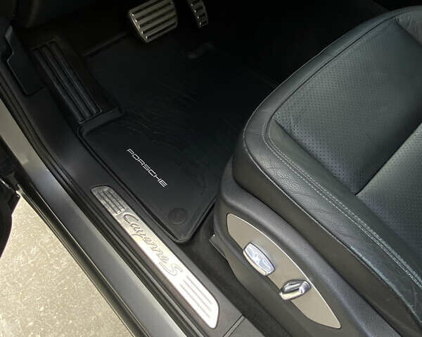 Сірий Порше Cayenne, об'ємом двигуна 4.8 л та пробігом 170 тис. км за 17000 $, фото 25 на Automoto.ua