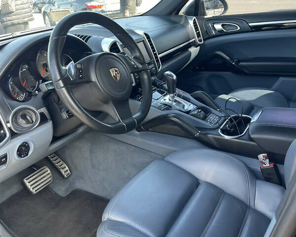 Сірий Порше Cayenne, об'ємом двигуна 4.81 л та пробігом 142 тис. км за 14500 $, фото 10 на Automoto.ua