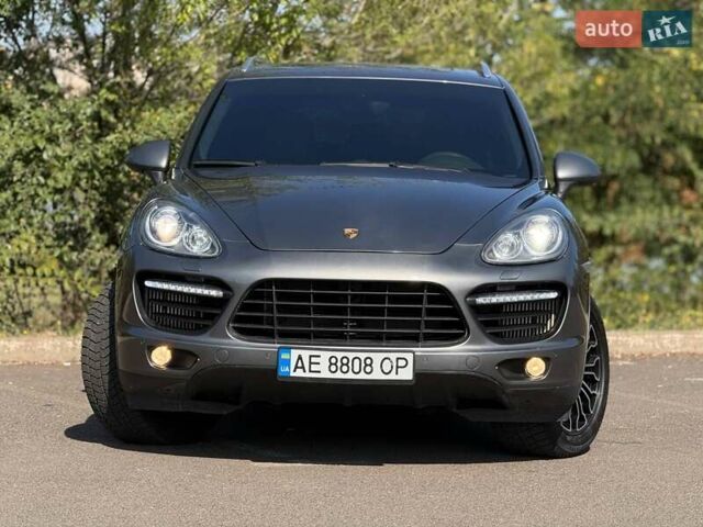 Сірий Порше Cayenne, об'ємом двигуна 4.81 л та пробігом 225 тис. км за 14200 $, фото 2 на Automoto.ua