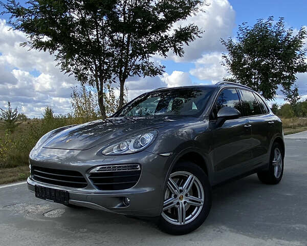 Сірий Порше Cayenne, об'ємом двигуна 4.8 л та пробігом 170 тис. км за 17000 $, фото 12 на Automoto.ua