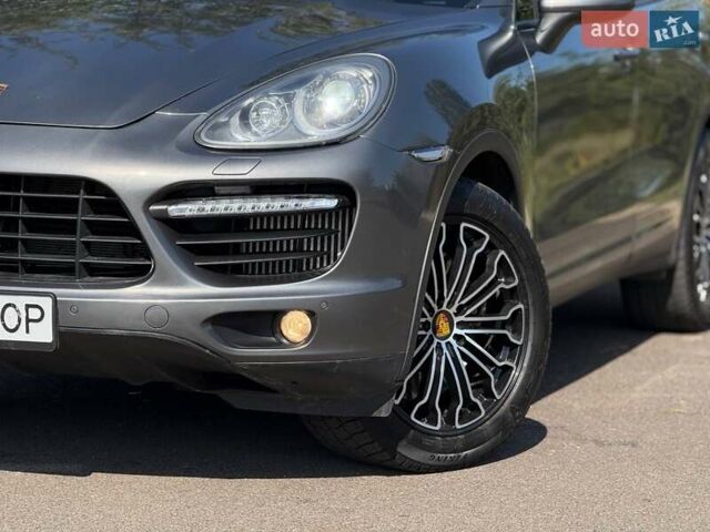 Сірий Порше Cayenne, об'ємом двигуна 4.81 л та пробігом 225 тис. км за 14200 $, фото 44 на Automoto.ua