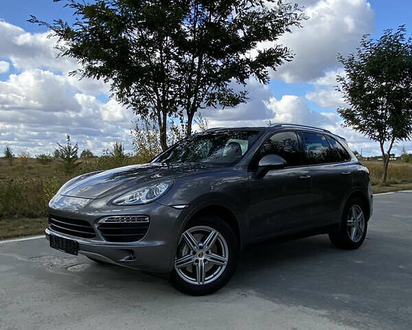 Сірий Порше Cayenne, об'ємом двигуна 4.8 л та пробігом 170 тис. км за 17000 $, фото 10 на Automoto.ua
