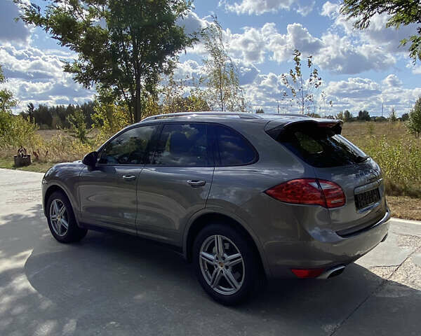 Сірий Порше Cayenne, об'ємом двигуна 4.8 л та пробігом 170 тис. км за 17000 $, фото 5 на Automoto.ua