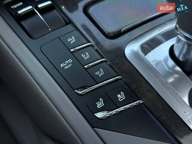 Сірий Порше Cayenne, об'ємом двигуна 4.81 л та пробігом 225 тис. км за 14200 $, фото 7 на Automoto.ua
