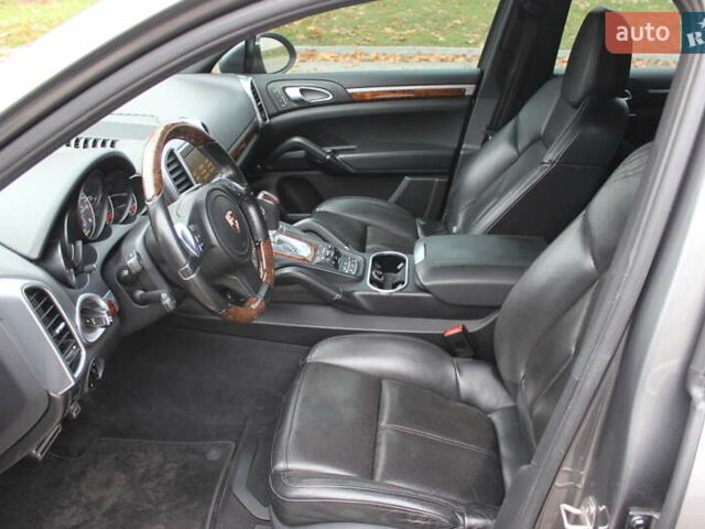 Сірий Порше Cayenne, об'ємом двигуна 4.81 л та пробігом 84 тис. км за 24999 $, фото 28 на Automoto.ua