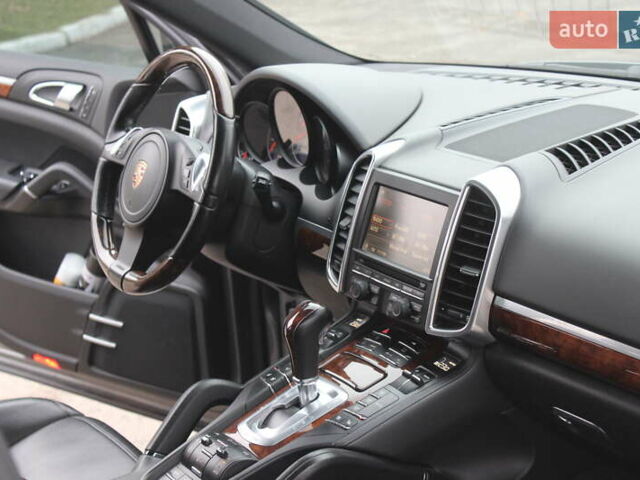 Сірий Порше Cayenne, об'ємом двигуна 4.81 л та пробігом 84 тис. км за 24999 $, фото 34 на Automoto.ua