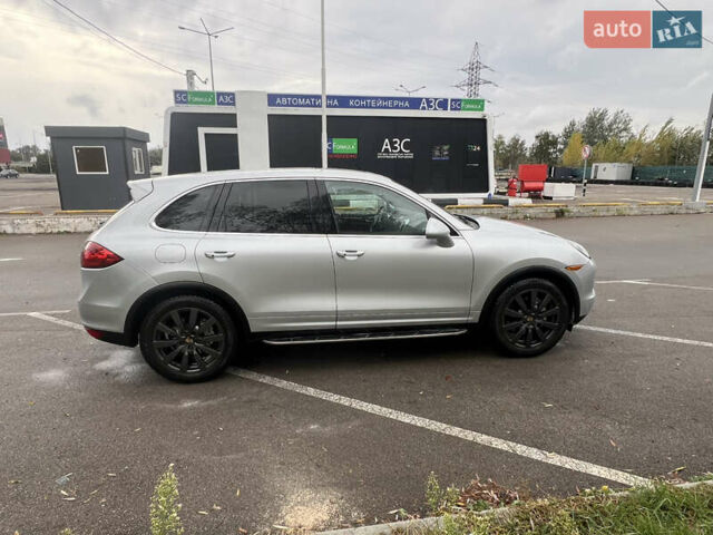 Серый Порше Каен, объемом двигателя 4.8 л и пробегом 108 тыс. км за 17500 $, фото 3 на Automoto.ua