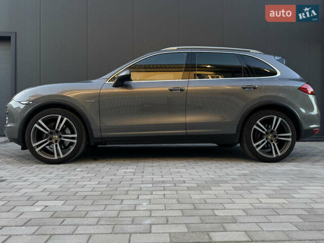 Серый Порше Каен, объемом двигателя 3 л и пробегом 220 тыс. км за 25999 $, фото 7 на Automoto.ua