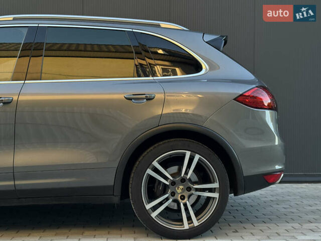 Серый Порше Каен, объемом двигателя 3 л и пробегом 220 тыс. км за 25999 $, фото 11 на Automoto.ua