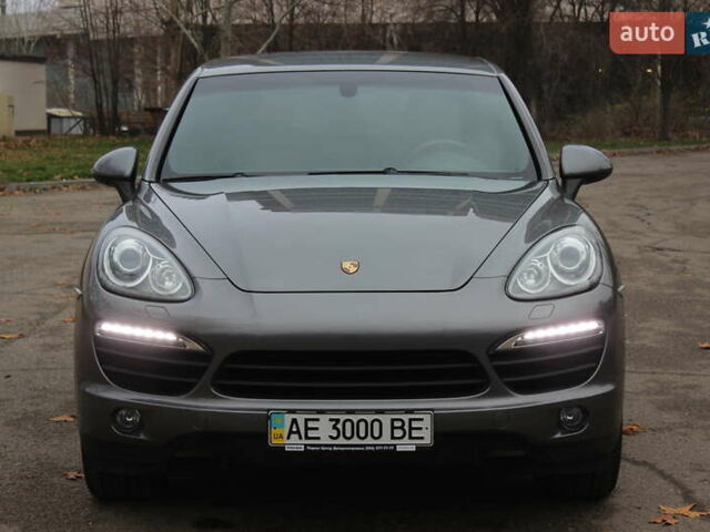 Сірий Порше Cayenne, об'ємом двигуна 4.81 л та пробігом 84 тис. км за 24999 $, фото 6 на Automoto.ua