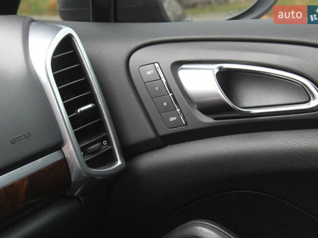 Сірий Порше Cayenne, об'ємом двигуна 4.81 л та пробігом 84 тис. км за 24999 $, фото 48 на Automoto.ua